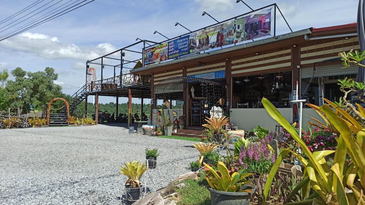 Touch The Wind Hotel Chaiyaphum Buitenkant foto